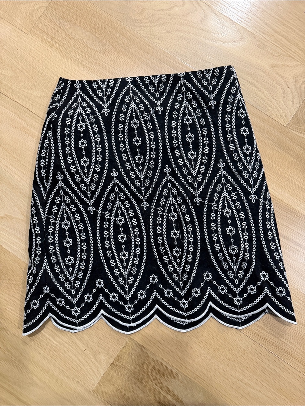 LOFT Black & White Embroidered Scallop Hem Mini Skirt